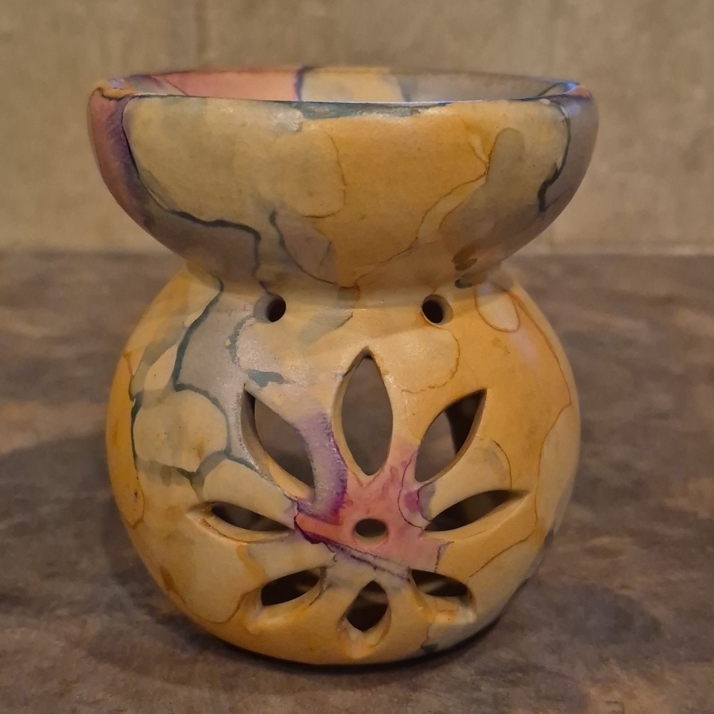 MULTICOLOR Ceramic Lotus Design Detail Oil or Wax Melt Warmer - Picture 3 of 15